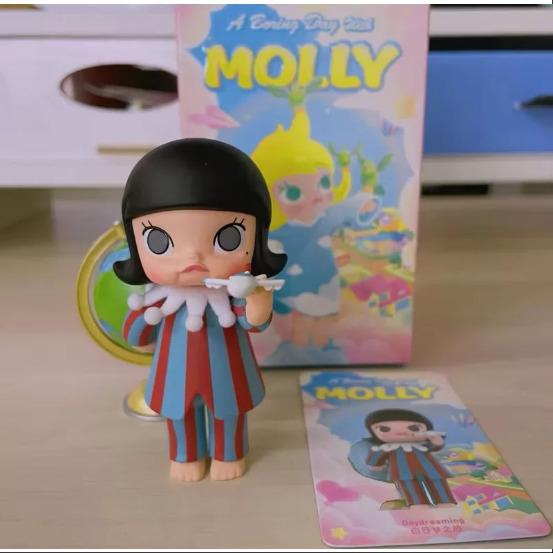 MOLLY En kedelig dag med Molly Series Daydreaming