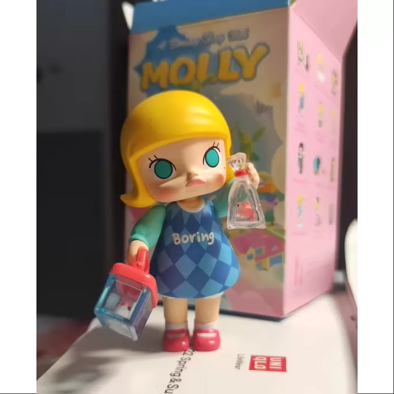 MOLLY En kedelig dag med Molly-serien, der får nye venner